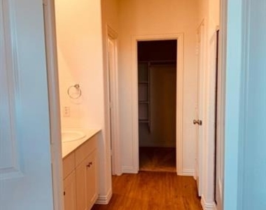 209 Ardsley Lane - Photo Thumbnail 14