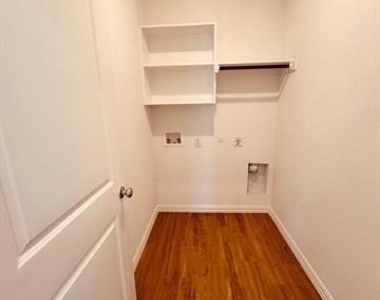 209 Ardsley Lane - Photo Thumbnail 7