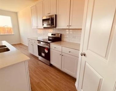 209 Ardsley Lane - Photo Thumbnail 12