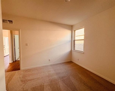 209 Ardsley Lane - Photo Thumbnail 6