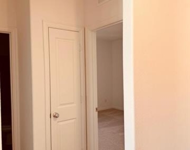 209 Ardsley Lane - Photo Thumbnail 5