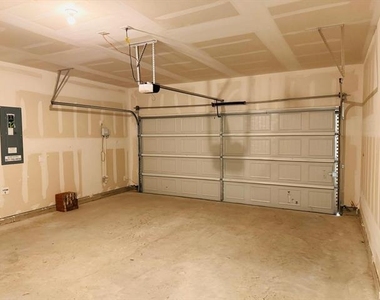209 Ardsley Lane - Photo Thumbnail 15