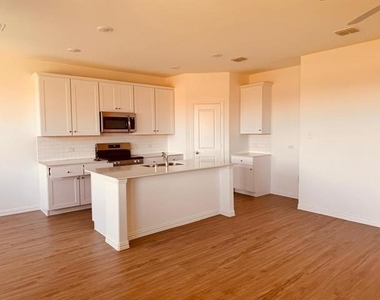 209 Ardsley Lane - Photo Thumbnail 10