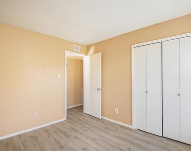 6600 Brookhaven Court - Photo Thumbnail 13