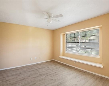 6600 Brookhaven Court - Photo Thumbnail 10