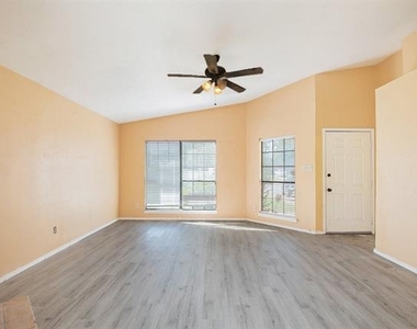 6600 Brookhaven Court - Photo Thumbnail 5