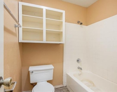 6600 Brookhaven Court - Photo Thumbnail 18
