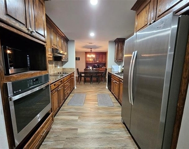 465 Peninsula Drive - Photo Thumbnail 10