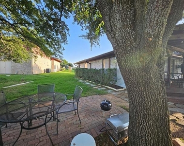 465 Peninsula Drive - Photo Thumbnail 4