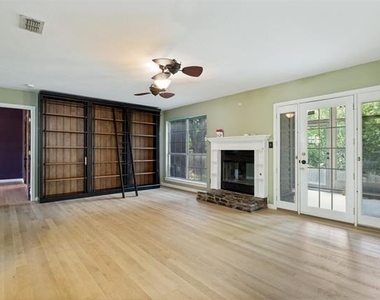 8420 Creekbluff Drive - Photo Thumbnail 5