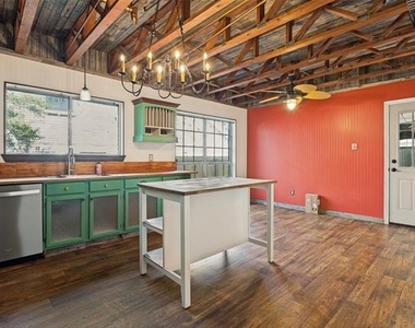 8420 Creekbluff Drive - Photo Thumbnail 10