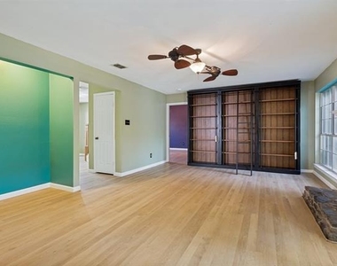 8420 Creekbluff Drive - Photo Thumbnail 6