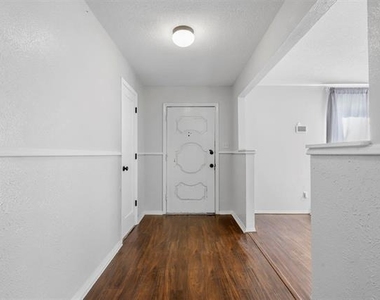 6016 Winifred Drive - Photo Thumbnail 10