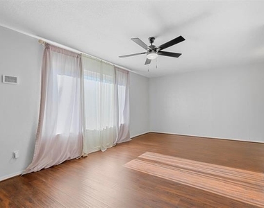 6016 Winifred Drive - Photo Thumbnail 7