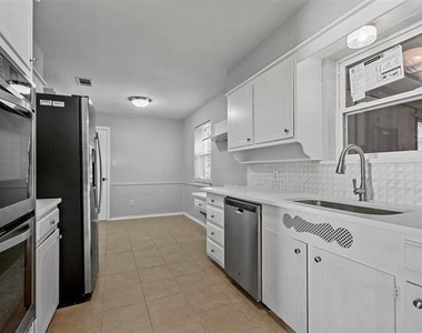 6016 Winifred Drive - Photo Thumbnail 11