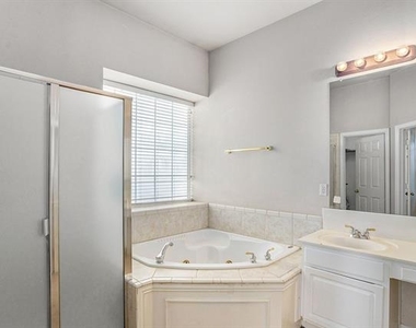 4213 Sharondale Drive - Photo Thumbnail 11
