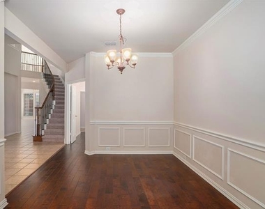 4213 Sharondale Drive - Photo Thumbnail 3