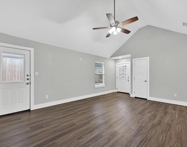 1032 Ray Drive - Photo Thumbnail 1