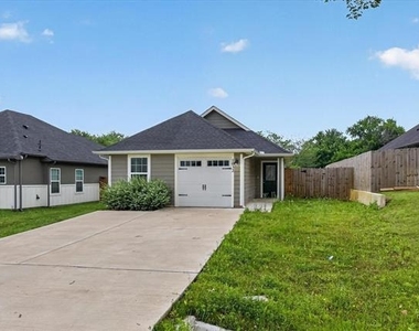 1032 Ray Drive - Photo Thumbnail 24