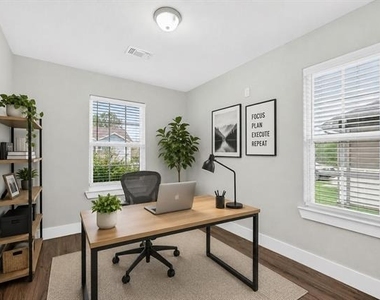 1032 Ray Drive - Photo Thumbnail 11