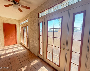 540 N May Street - Photo Thumbnail 18