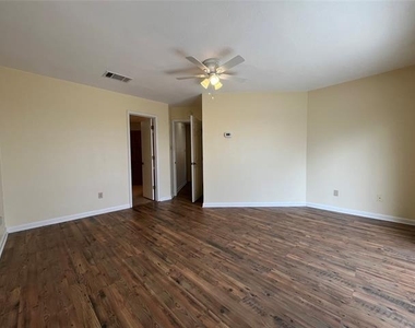 117 Summit Cove - Photo Thumbnail 21