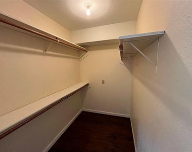 117 Summit Cove - Photo Thumbnail 16