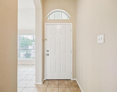 1207 Cedar Springs Drive - Photo Thumbnail 2