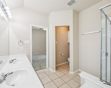 1207 Cedar Springs Drive - Photo Thumbnail 18