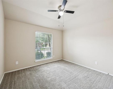 1207 Cedar Springs Drive - Photo Thumbnail 19