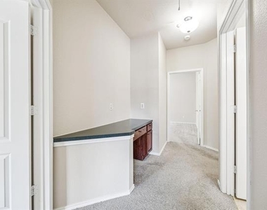 1207 Cedar Springs Drive - Photo Thumbnail 10