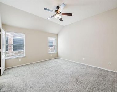 1207 Cedar Springs Drive - Photo Thumbnail 13