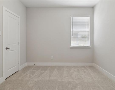 3022 Corvara Drive - Photo Thumbnail 20