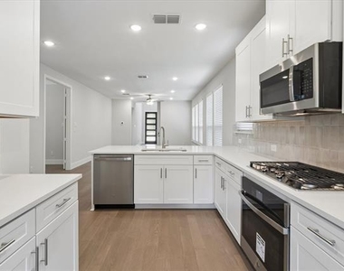 3022 Corvara Drive - Photo Thumbnail 9