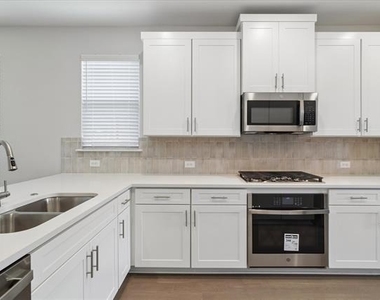 3022 Corvara Drive - Photo Thumbnail 8