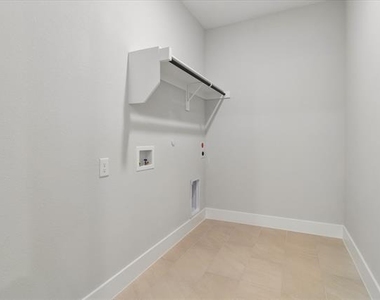 3022 Corvara Drive - Photo Thumbnail 22