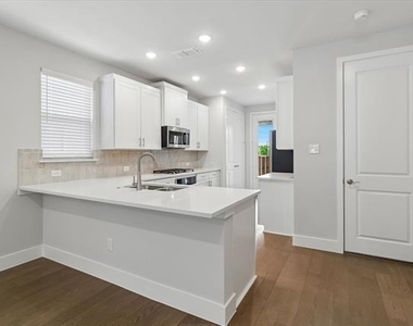 3022 Corvara Drive - Photo Thumbnail 7