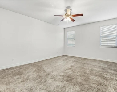 11417 W Edgemont Avenue - Photo Thumbnail 5