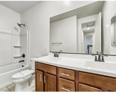 11417 W Edgemont Avenue - Photo Thumbnail 15