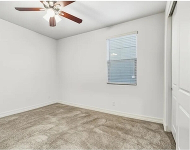 11417 W Edgemont Avenue - Photo Thumbnail 12