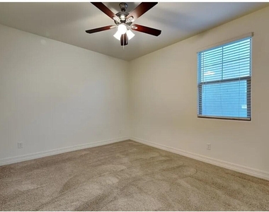 11417 W Edgemont Avenue - Photo Thumbnail 14