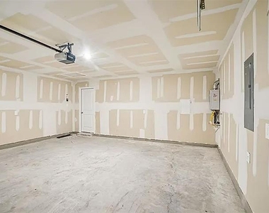 3029 Texoma Boulevard - Photo Thumbnail 8