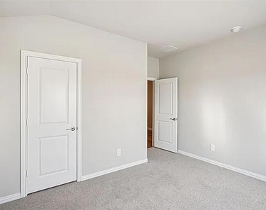 3029 Texoma Boulevard - Photo Thumbnail 14