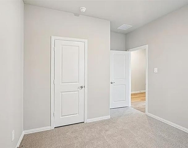 3029 Texoma Boulevard - Photo Thumbnail 31