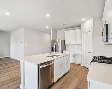 3029 Texoma Boulevard - Photo Thumbnail 3