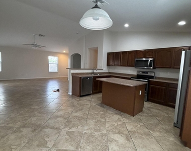 352 W Gascon Road - Photo Thumbnail 3