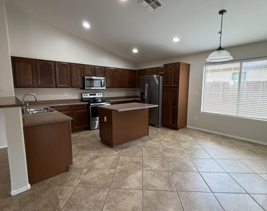 352 W Gascon Road - Photo Thumbnail 4