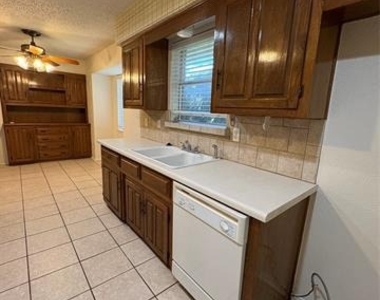 104 Charles Street - Photo Thumbnail 7