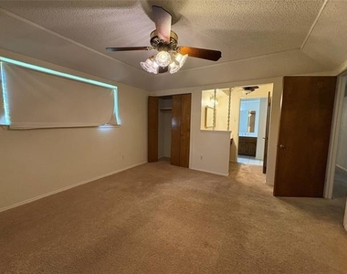 104 Charles Street - Photo Thumbnail 17