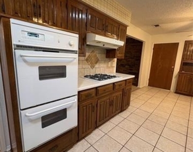 104 Charles Street - Photo Thumbnail 8